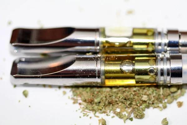 THCA Vape Carts Demystified: Myths vs. Facts for Savvy Consumers